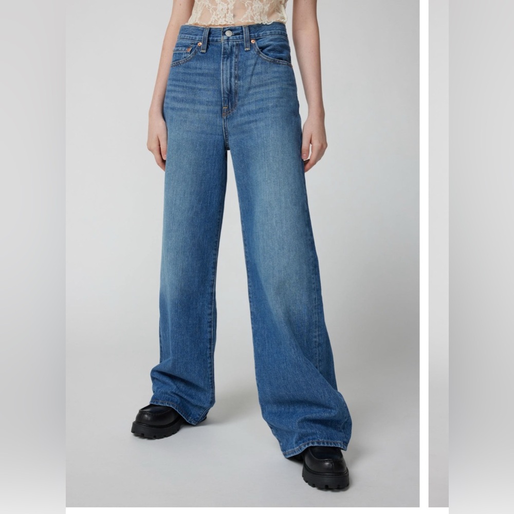 Levi’s Ribcage High Rise NWT